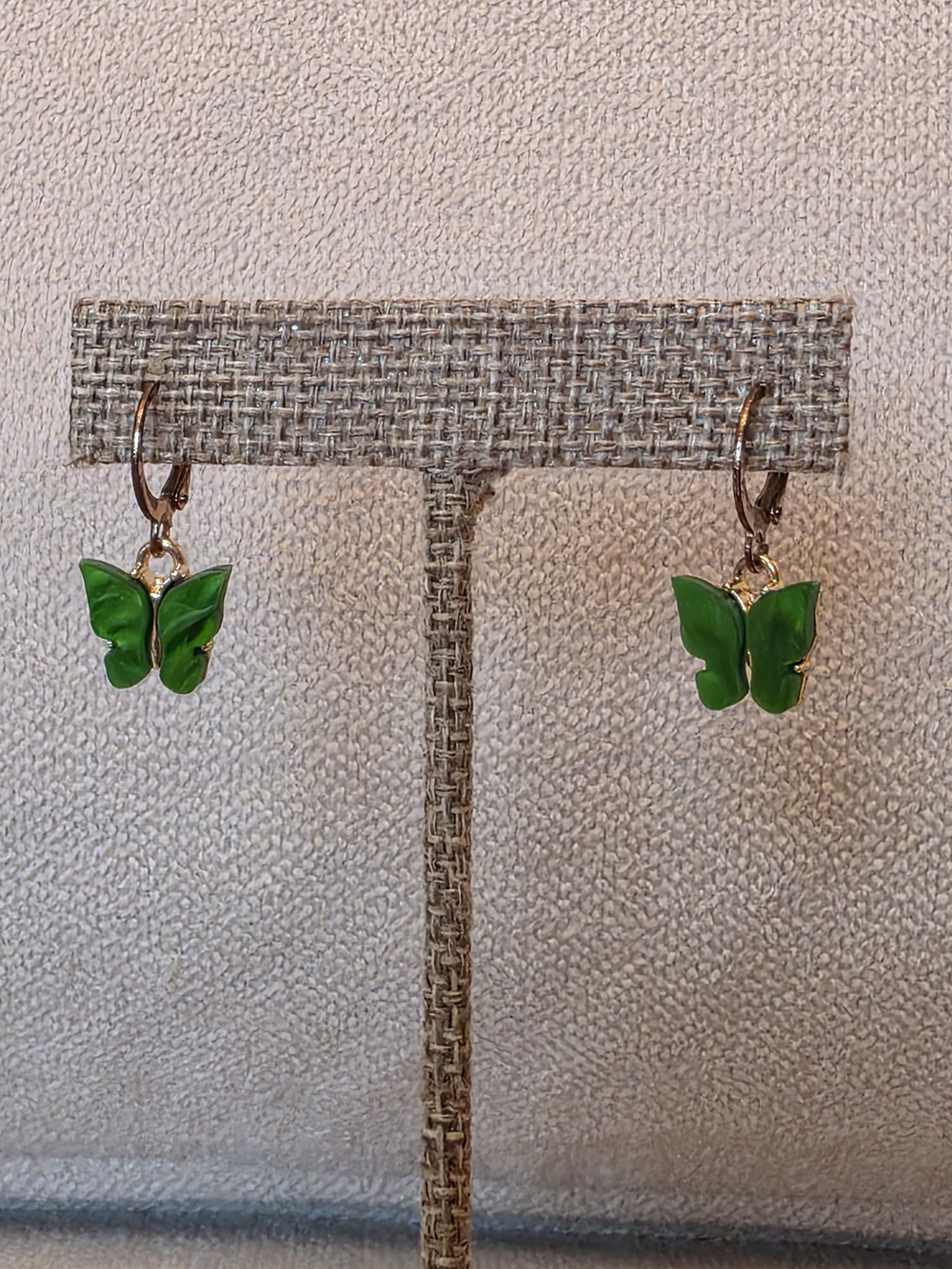 Green Marbled Butterfly Dangle Earrings Gold Tone Leverback